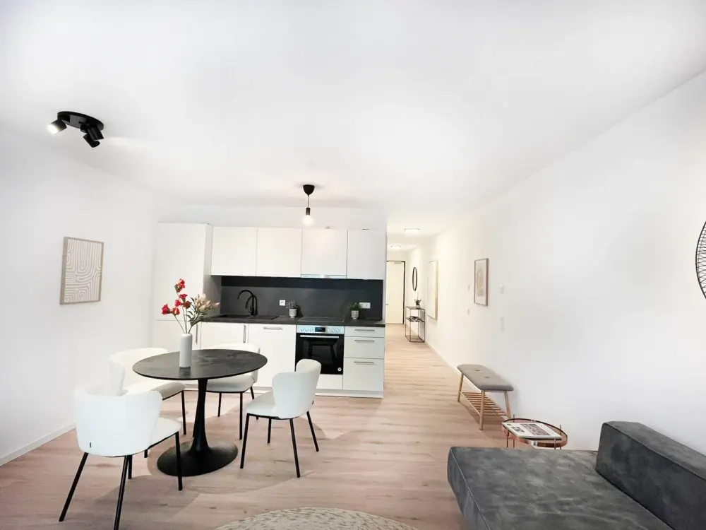 Wunderschöne Wohnung mit Balkon und Einbauküche - *ERSTBEZUG*