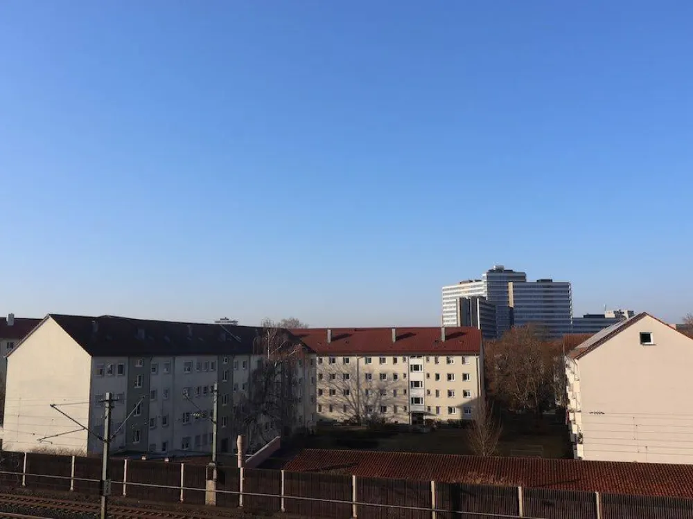 Smart, Energetisch, Erstbezug: Moderne 2-Zimmer-Wohnung mit Balkon in Zabo!