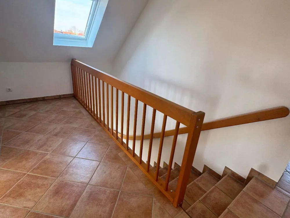 Helle 2-Zimmer DG-Wohnung in Grasberg zu vermieten