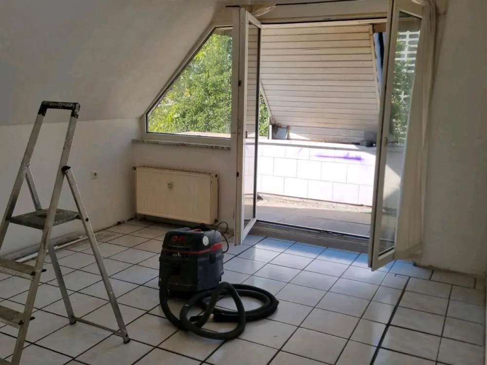 1 Room Apartment with Kitchen and Bathroom, Attic in Völklingen Schirrbachstr 1.