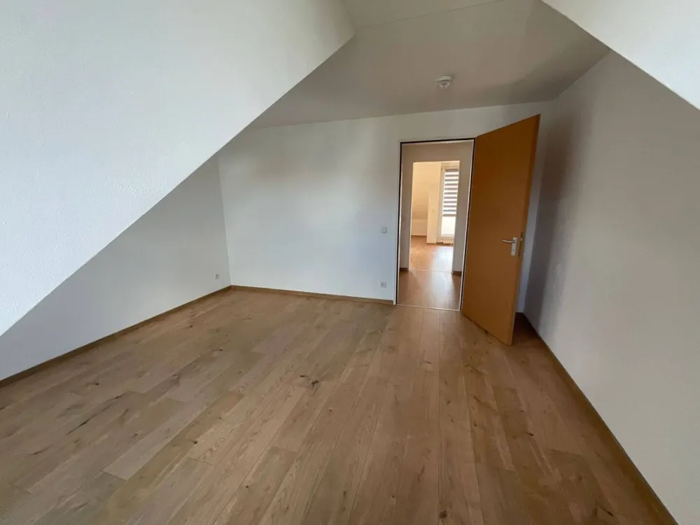 Dachgeschoss-2-Zimmer-Wohnung mit Balkon in Leipzig