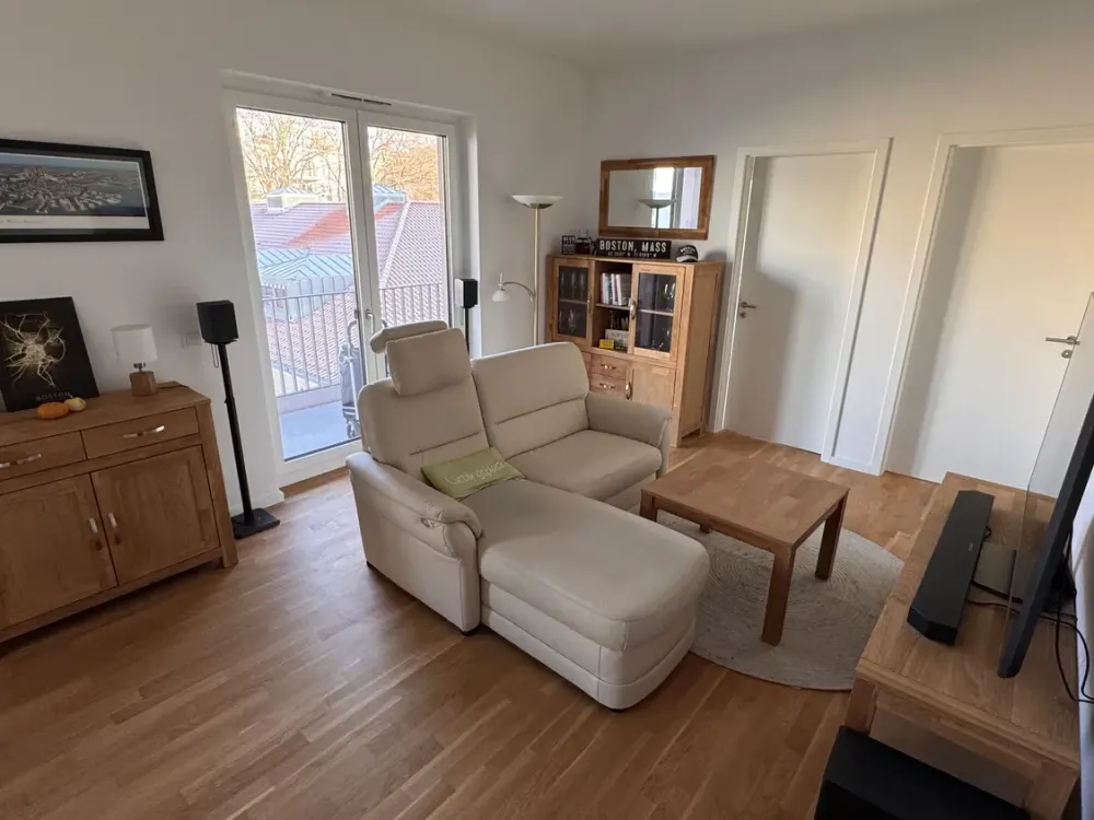 Traumlage am Wasser: Nachmieter für 3 Zimmer 75 qm Neubauwohnung mit Balkon gesucht