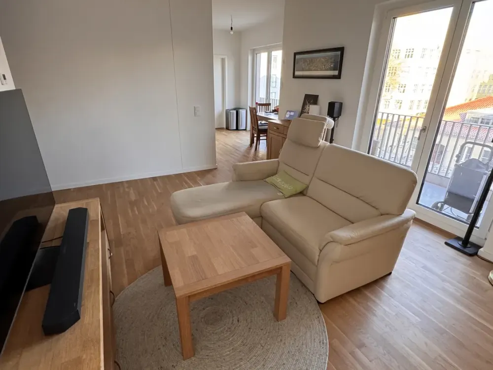 Traumlage am Wasser: Nachmieter für 3 Zimmer 75 qm Neubauwohnung mit Balkon gesucht
