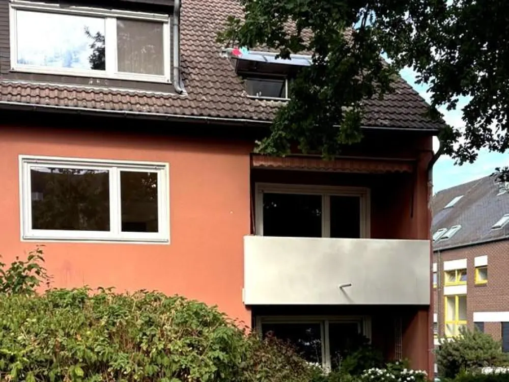 Renovierte 3 Zimmer Wohnung mit Balkon und Blick ins Grüne in ruhiger Lage von Sachsenhausen Süd