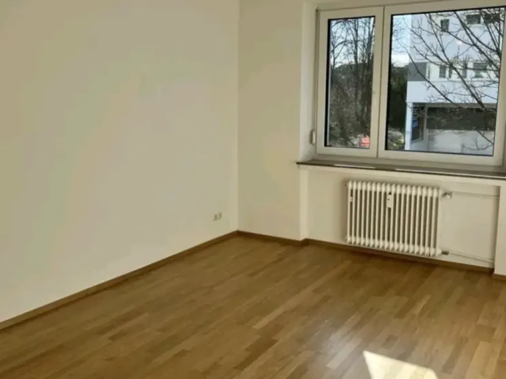 Bright 2-Room Apartment with Balcony in Munich