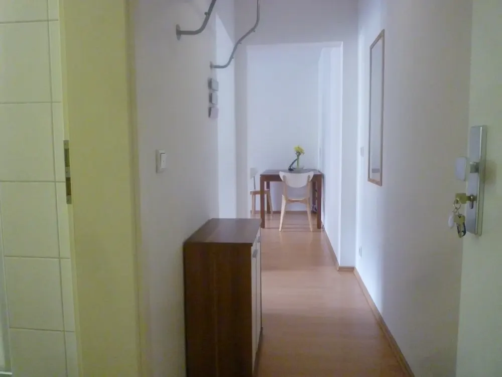 Möbelierte, neuwertige 2-Raum-Nichtraucher Wohnung