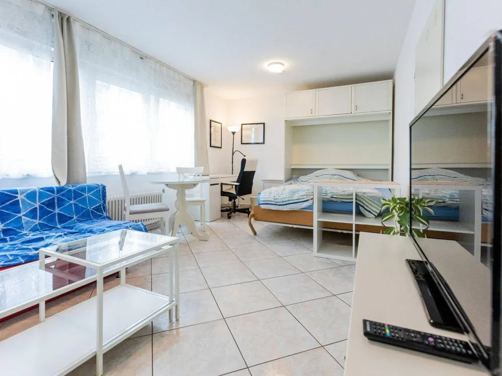Voll möbliertes 1-Zimmer-Apartment in Sachsenhausen - 999 € all-inclusive, sofort frei