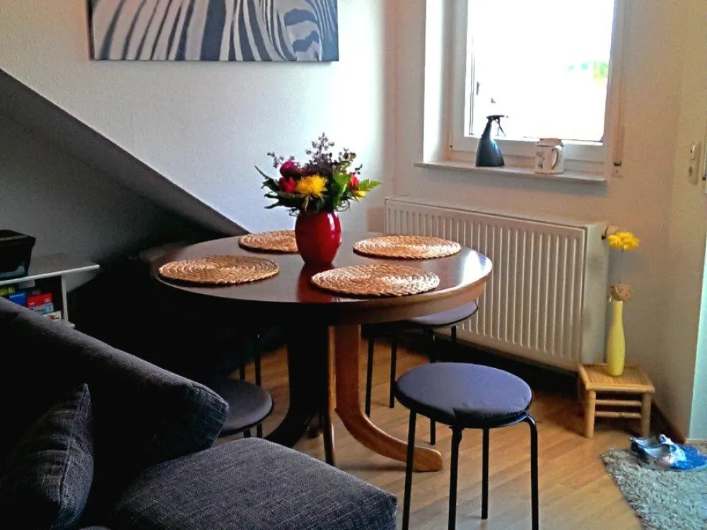 Markkleeberg, 2-Zi.-DG Whg., mit Balkon, in direkter Seenähe