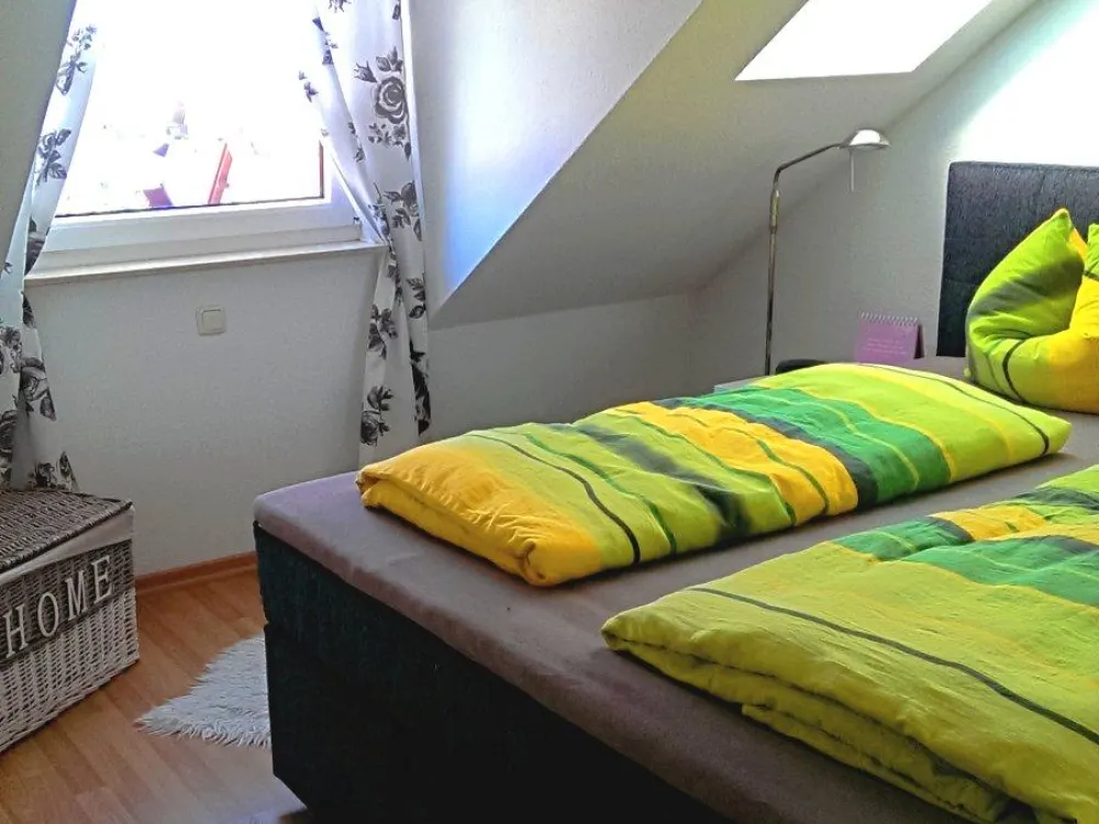 Markkleeberg, 2-Zi.-DG Whg., mit Balkon, in direkter Seenähe