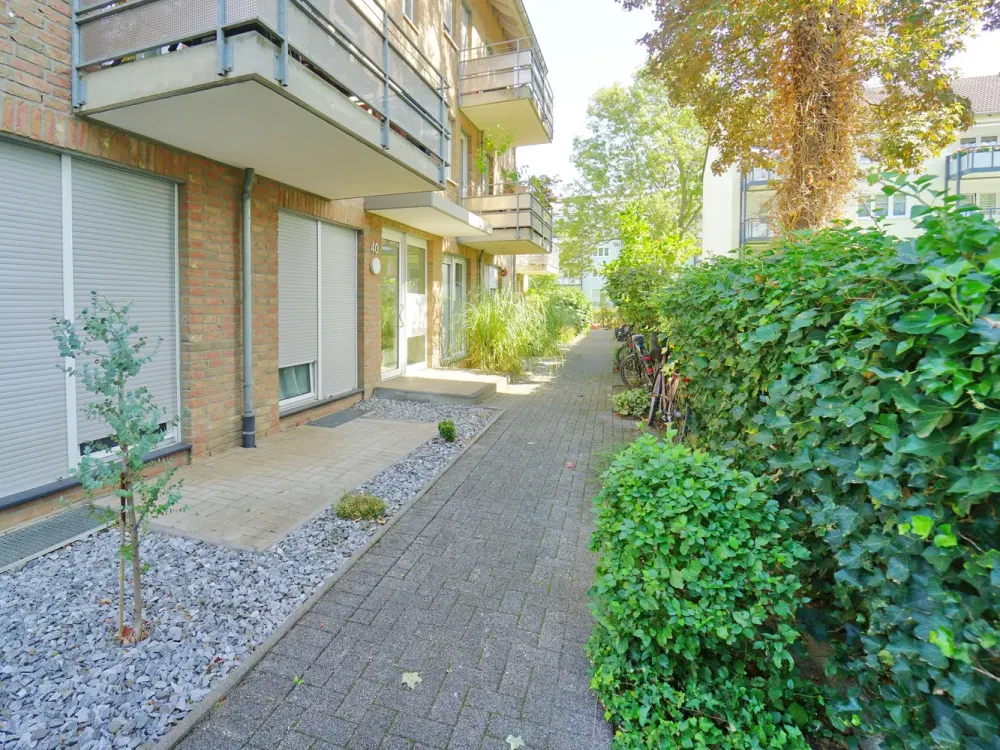Stilvolle Maisonettewohnung in Bestlage: zwischen Altstadt und Kulturraffinerie-Rheinblick inklusive