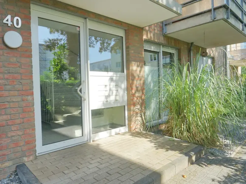 Stilvolle Maisonettewohnung in Bestlage: zwischen Altstadt und Kulturraffinerie-Rheinblick inklusive