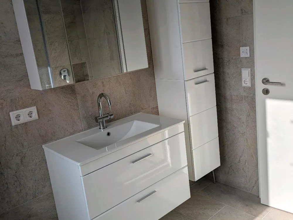 Neu renovierte Dachwohnung