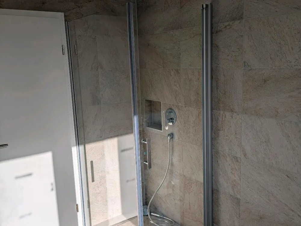 Neu renovierte Dachwohnung