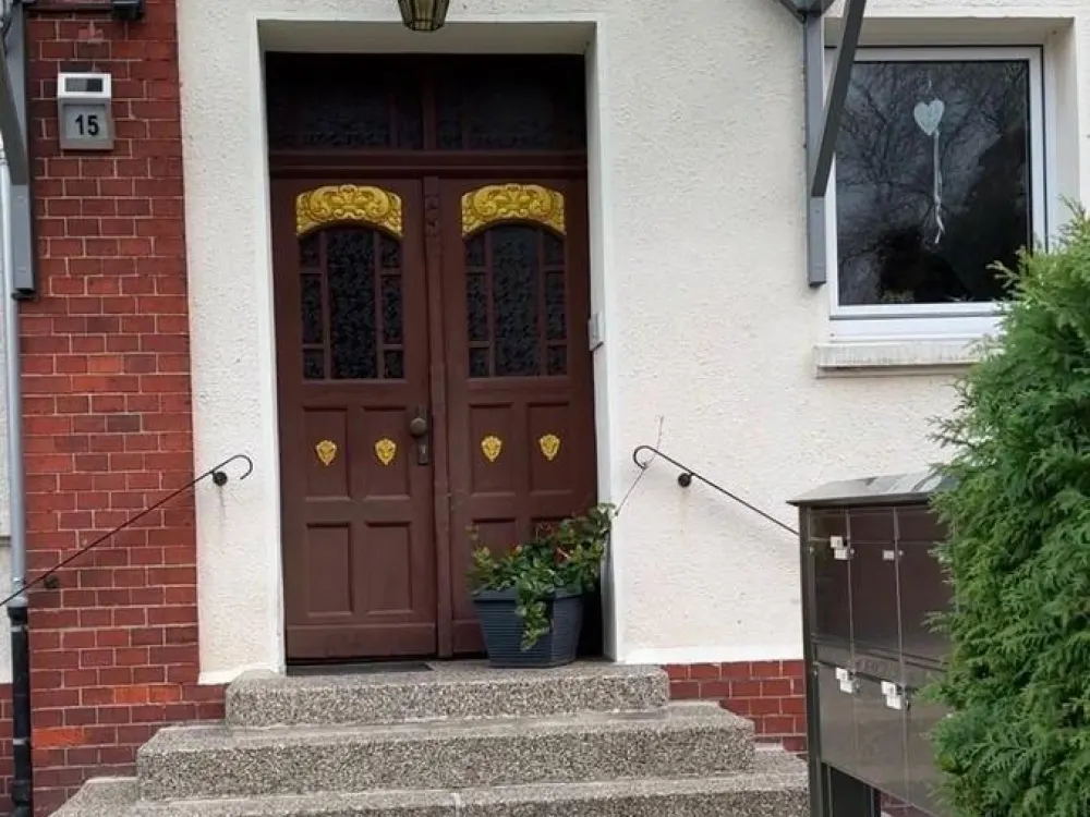 Traumhafte Altbau 3 Zimmer Wohnung in zentraler Lage