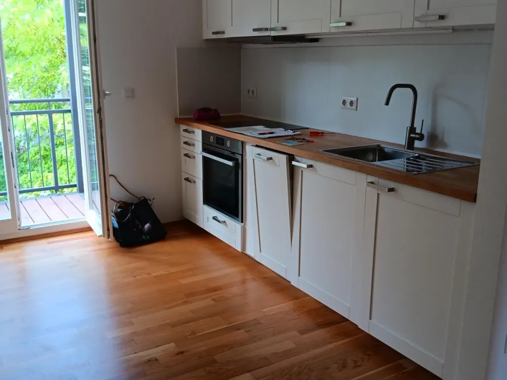 Moderne 2-Raum Wohnung mit EBK