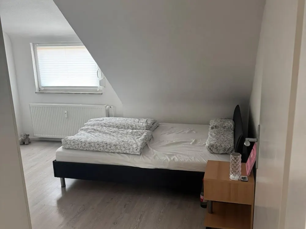 Gemütliche voll möblierte 2-Zimmer-DG-Wohnung auf dem Heilsberg
