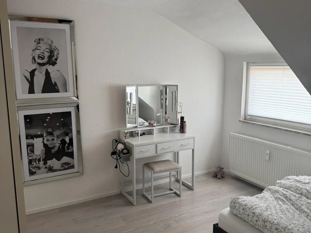 Gemütliche voll möblierte 2-Zimmer-DG-Wohnung auf dem Heilsberg