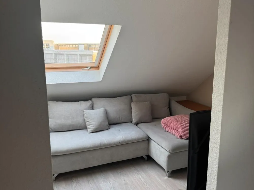 Gemütliche voll möblierte 2-Zimmer-DG-Wohnung auf dem Heilsberg