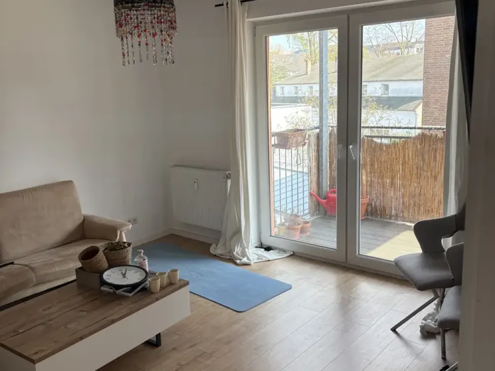 NachmieterIn gesucht: 75qm 3 Zimmer, Balkon