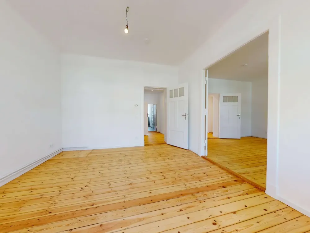 Besichtigung 11.08.26 - Ihr neues Zuhause mit EBK, 3 Zimmern & frisch saniertem Altbaucharme wartet!