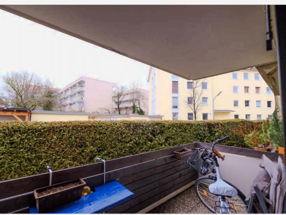 Möblierte 1-Zimmer-Wohnung mit Balkon, TG-Stellplatz und WLAN