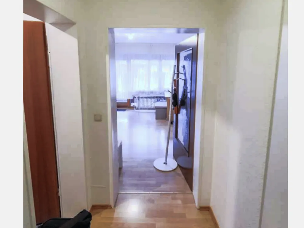 Möblierte 1-Zimmer-Wohnung mit Balkon, TG-Stellplatz und WLAN