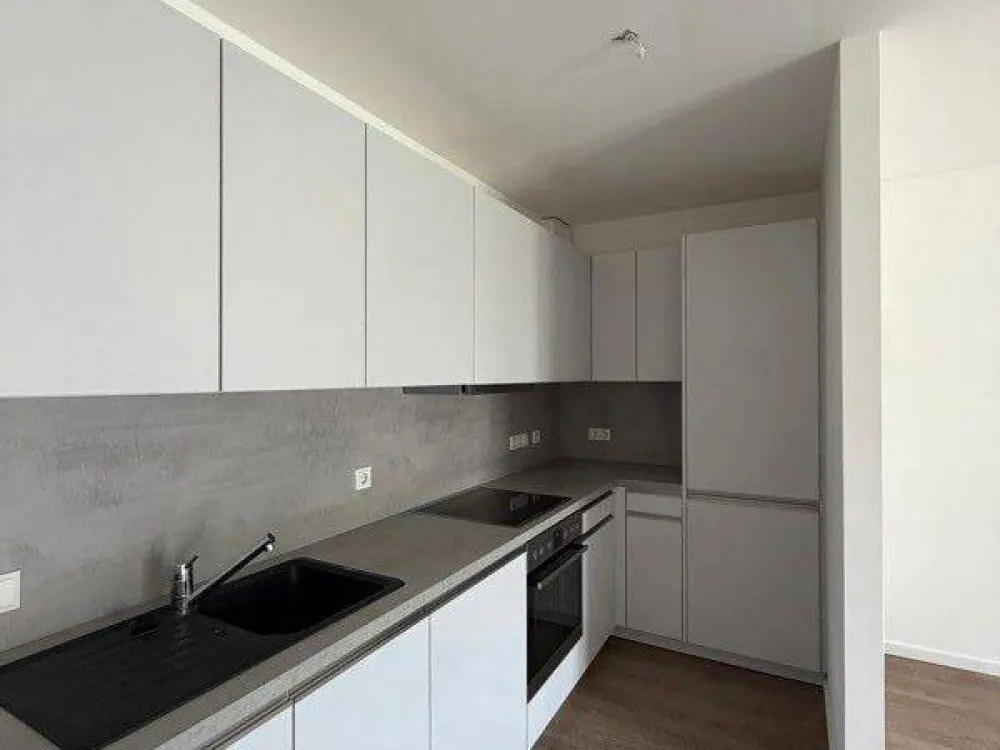 Lichtdurchflutete 3-Raum-Wohnung mit Einbauküche und Terrasse