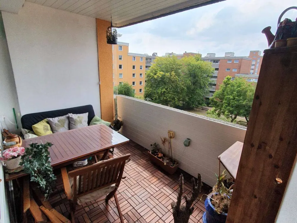 Modernisierte 4-Zimmer-Wohnung mit großem Balkon in begehrter MHH-Nähe