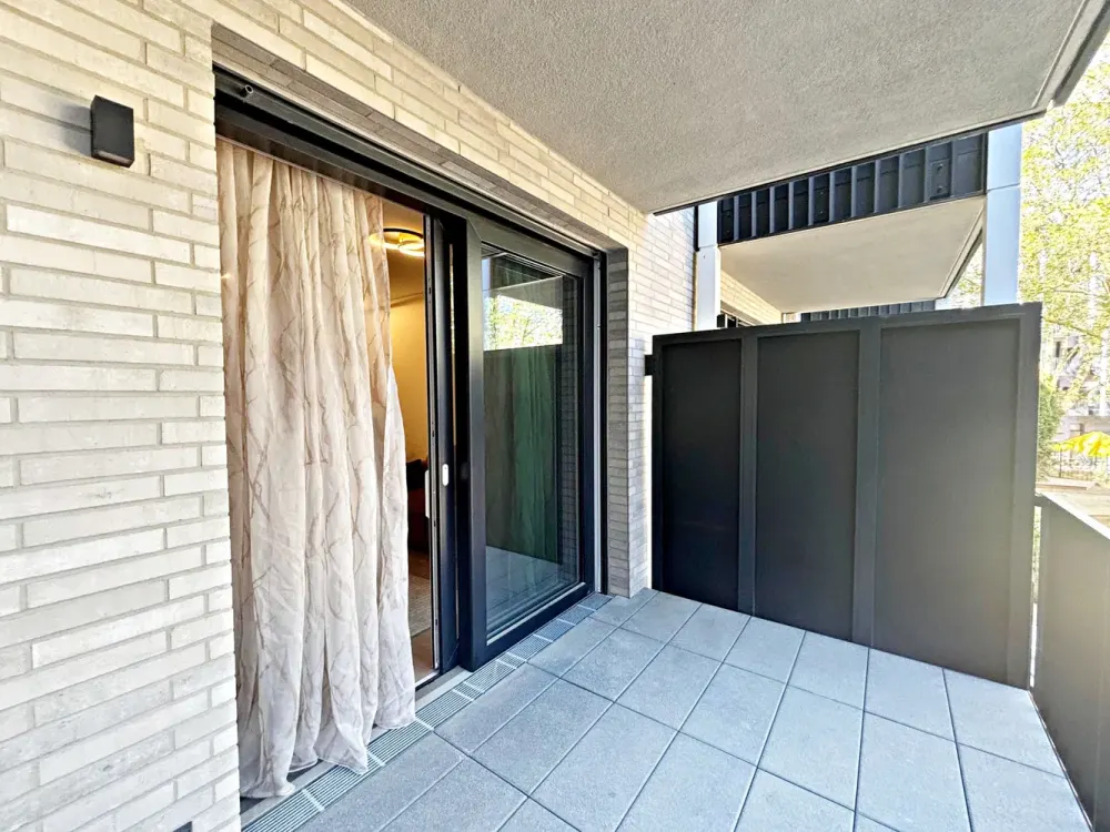 High-quality furnished 2-room apartment with spacious balcony