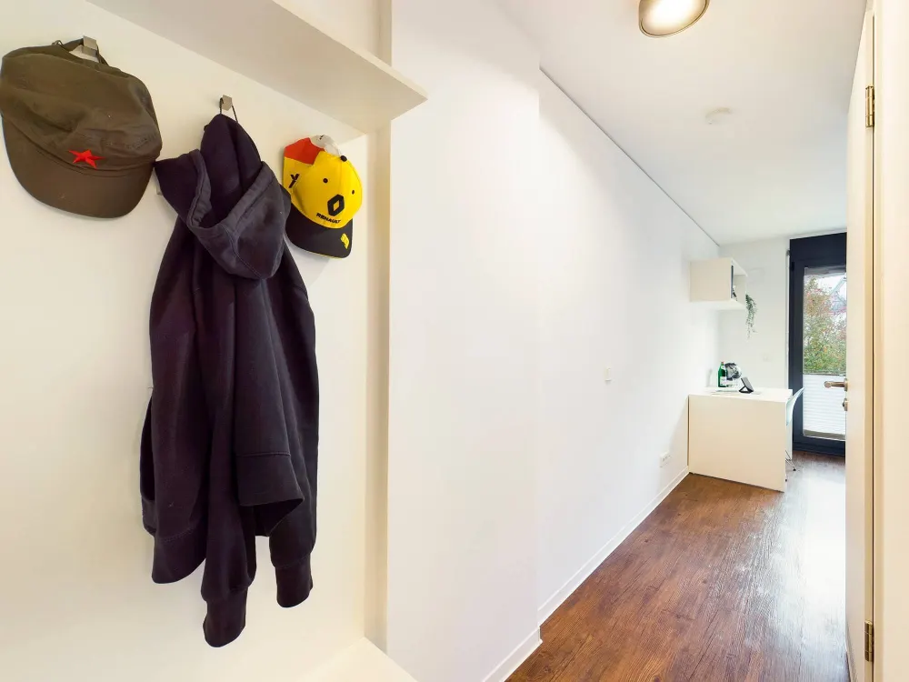 DIE ZIMMEREI | From July: Furnished all-inclusive apartment: flexible due to subway proximity | Basic Bude