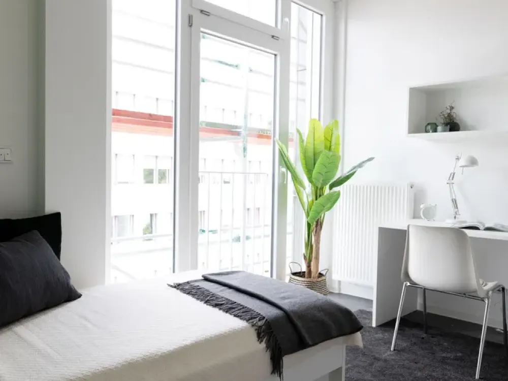 geräumiges, möbliertes Apartment in Düsseldorf- Rath sucht neuen Mieter!