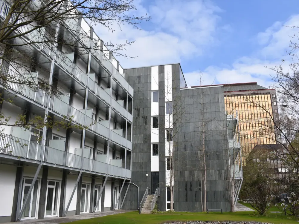 geräumiges, möbliertes Apartment in Düsseldorf- Rath sucht neuen Mieter!