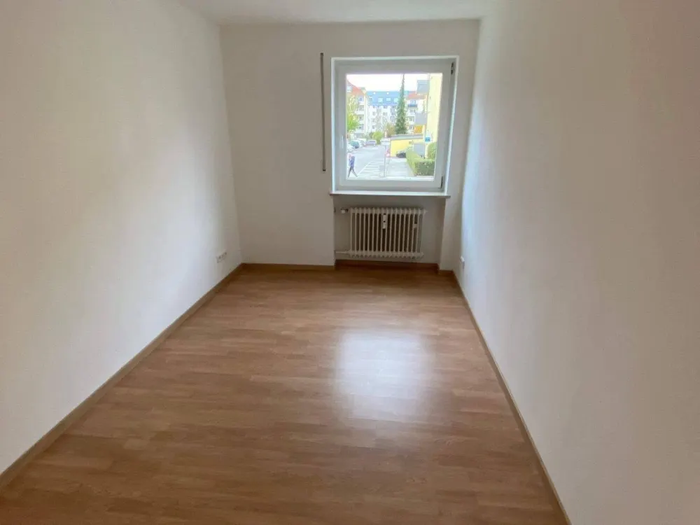 3 Zimmerwohnung mit Einbauküche und Balkon zum Innenhof