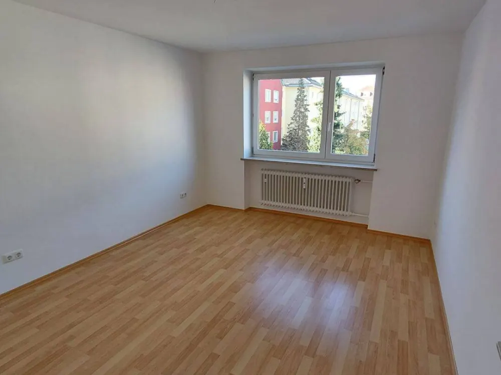 3 Zimmerwohnung mit Einbauküche und Balkon zum Innenhof
