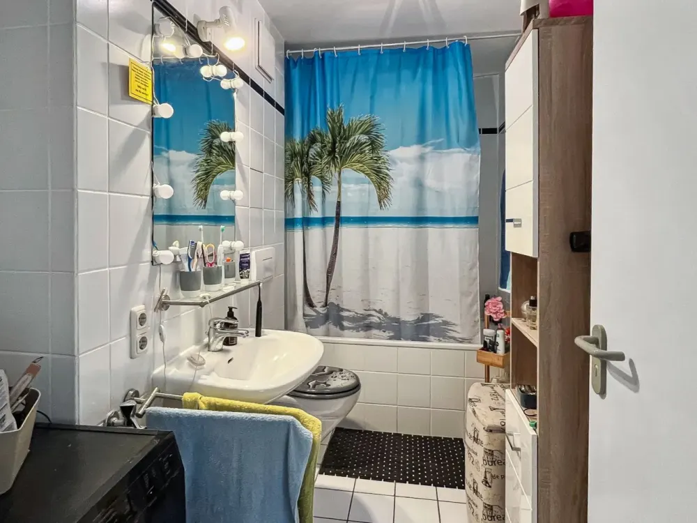 zentrales Wohnen: 2-Zi.-Wohnung in Leipzig-Neustadt mit TG