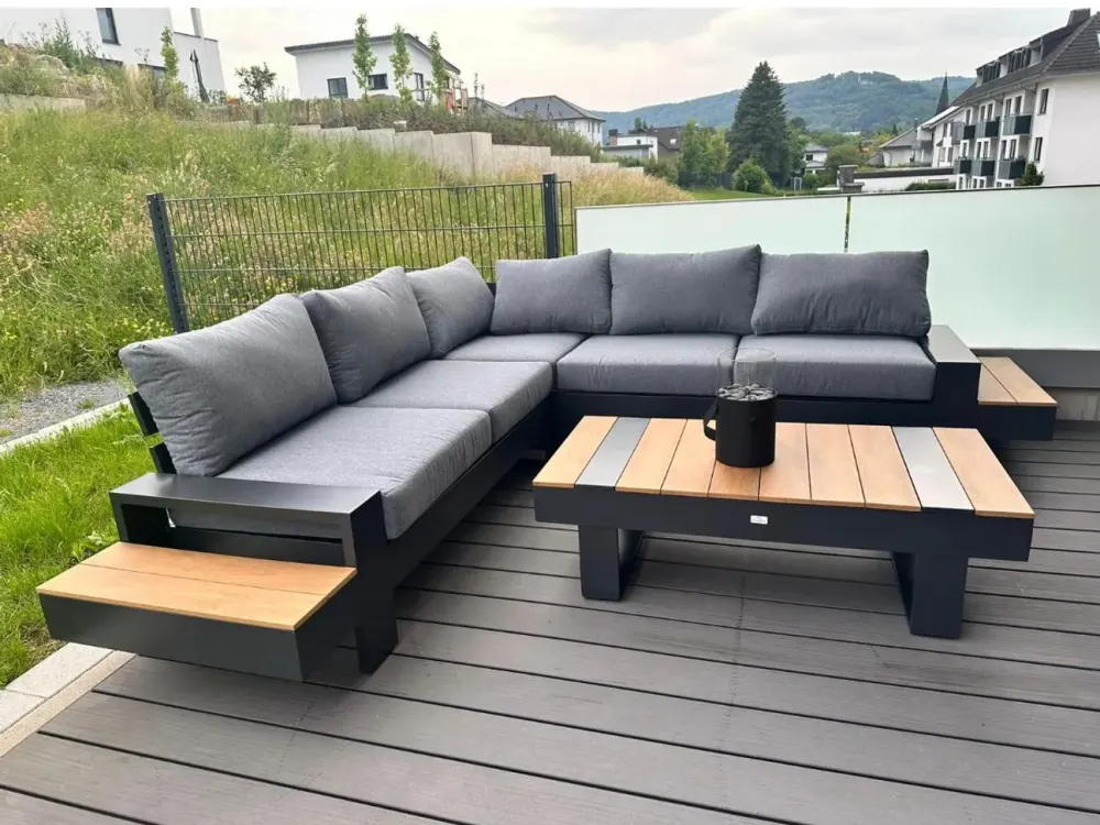 High-quality 3-room apartment with terrace for rent