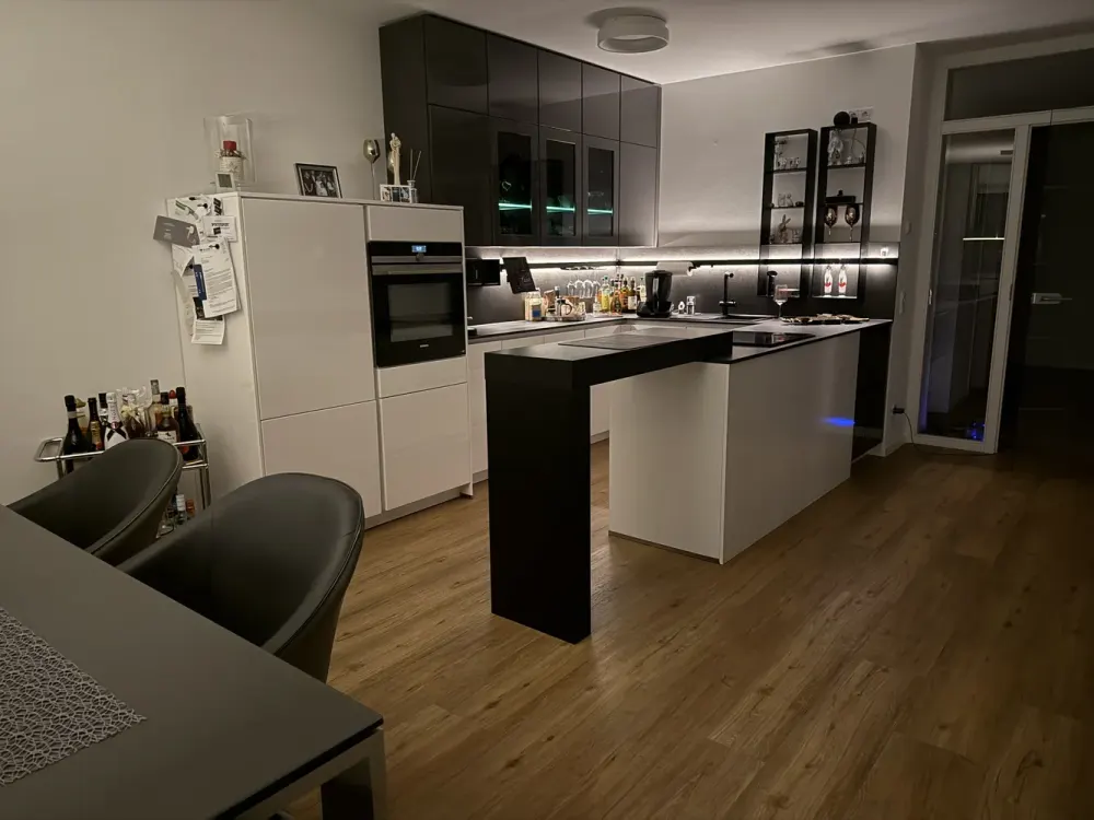 High-quality 3-room apartment with terrace for rent
