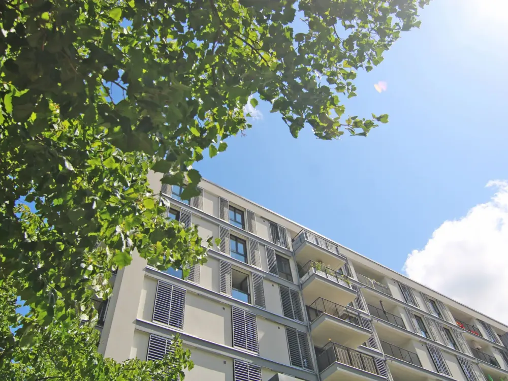Zauberhafte Komfortwohnung mit Terrasse und eigenem Gartenstück: tolle Lage, Berolinastraße!