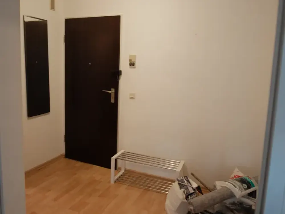 Two Rooms in Cologne: Bright Apartment with Balcony and Shared Garden Use