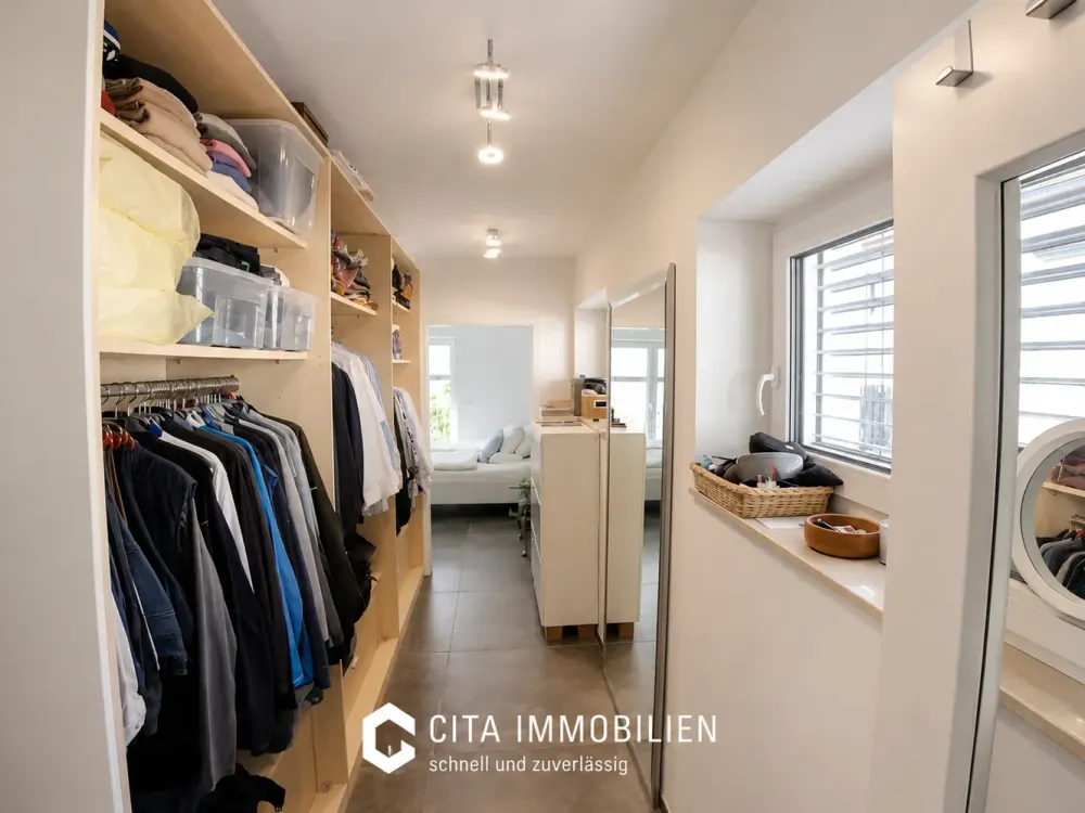 Exklusive 2,5 Zimmer Penthouse-Maisonette mit Dachterrasse & Stellplatz in Frankfurt-Preungesheim