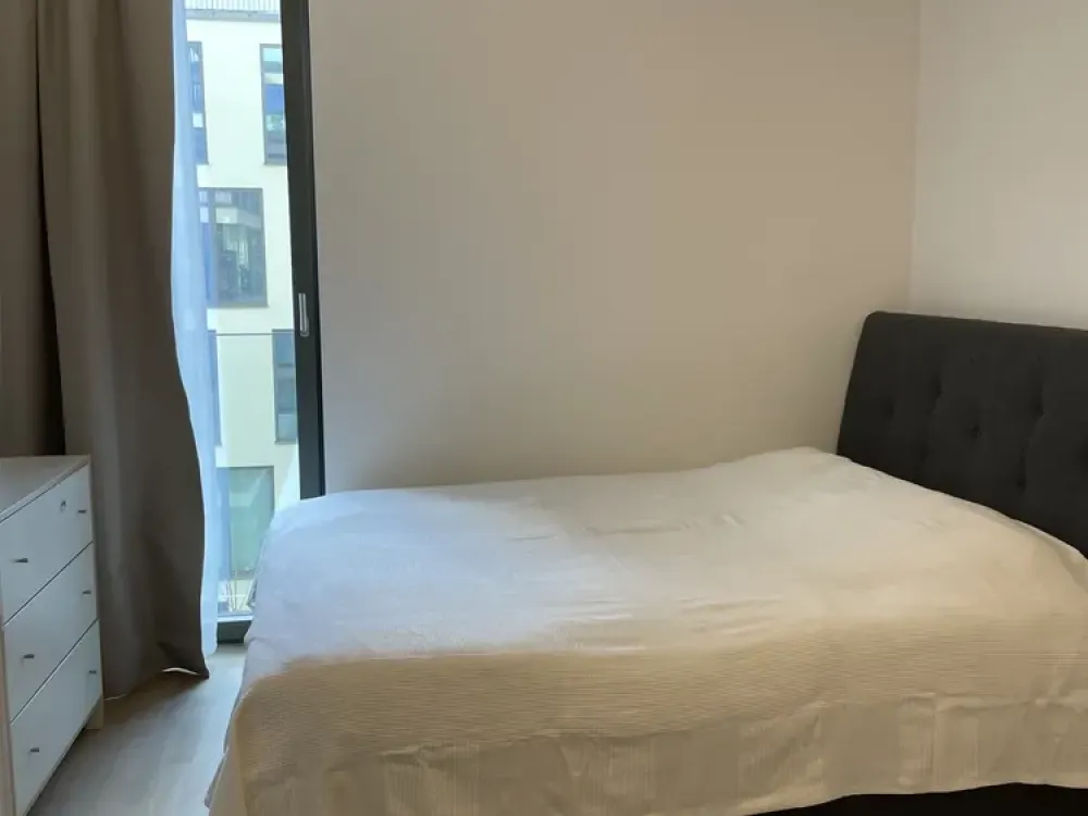 2-Zimmer-Wohnung (58 m²) mit Aufzug & Einbauküche, Ruhige Lage im Florakiez