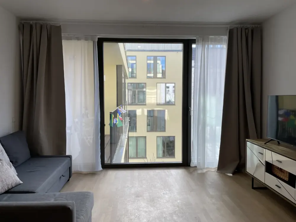 2-Zimmer-Wohnung (58 m²) mit Aufzug & Einbauküche, Ruhige Lage im Florakiez