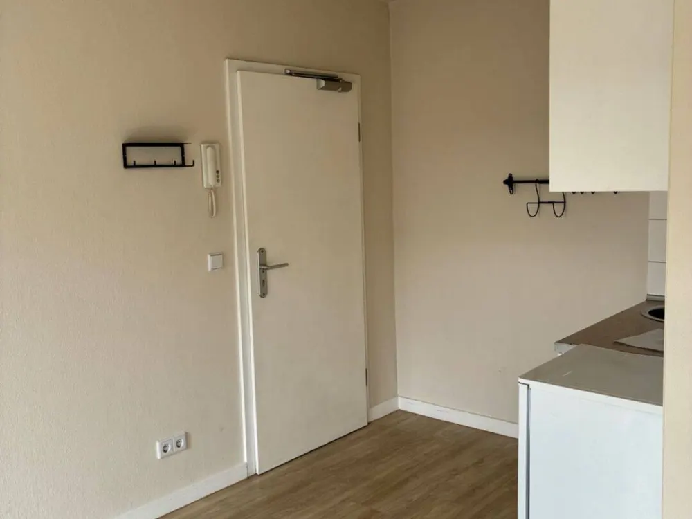 Hoch oben wohnen: 1-Zimmer-Wohnung mit Balkon in Dresden - Hechtstraße (01097)