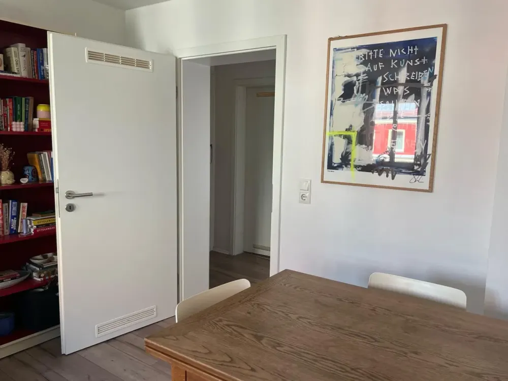 شقة مكونة من 3 غرف مؤثثة جزئياً ومعتنى بها تقع في وسط Glockenhof Nürnberg