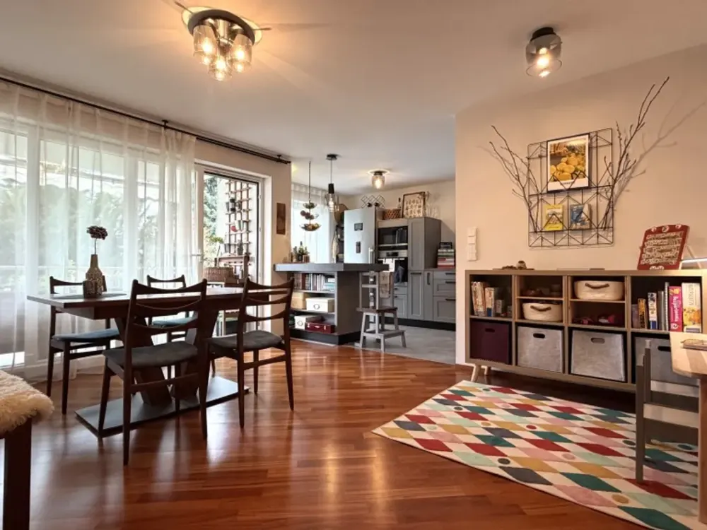 Exklusive 3-Zimmer-Wohnung mit Loggia, Garage und Stellplatz in Hanau-Steinheim