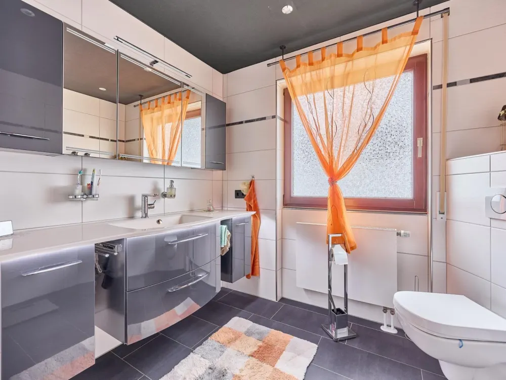 Schöne moderne 4-5 Z Wohnung