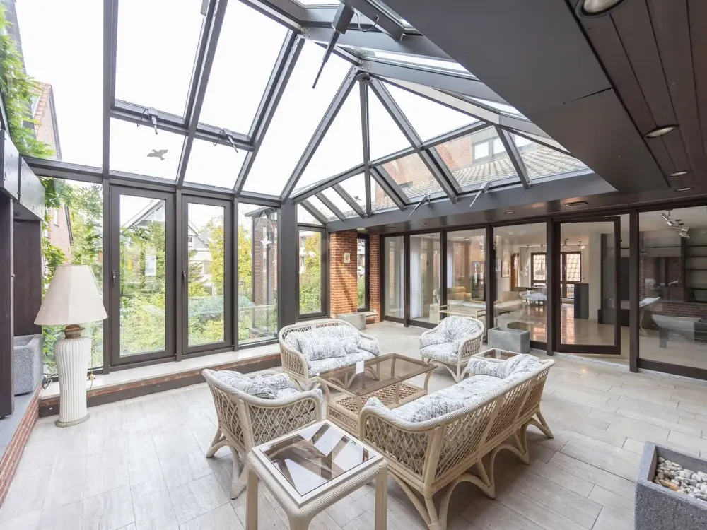 Wohnen wie im eigenen Haus, großzügige Maisonettewohnung mit Wintergarten im Herzen von Senden
