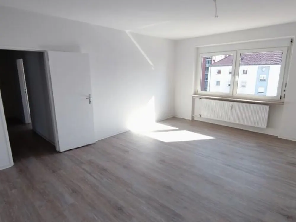 Das Glück hat ein Zuhause: renovierte 3-Zi.-Wohnung
