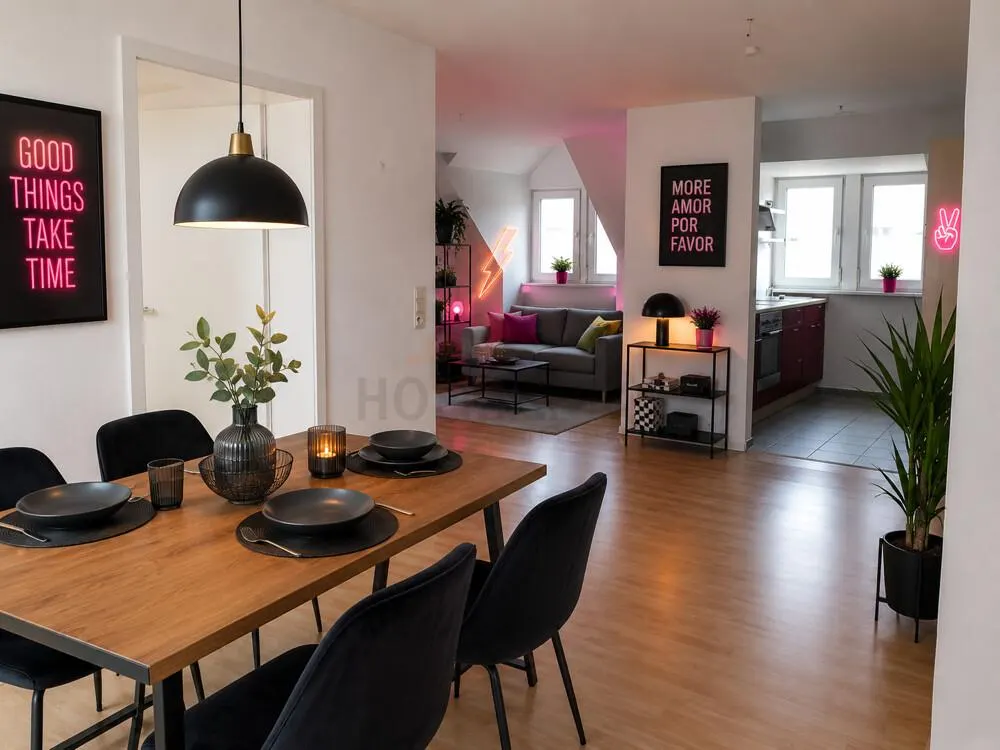 Sofort beziehbare 2-1/2 Zim. Wohnung, oberste Etage, Einbauküche, Garage, Hausmeisterservice uvm.
