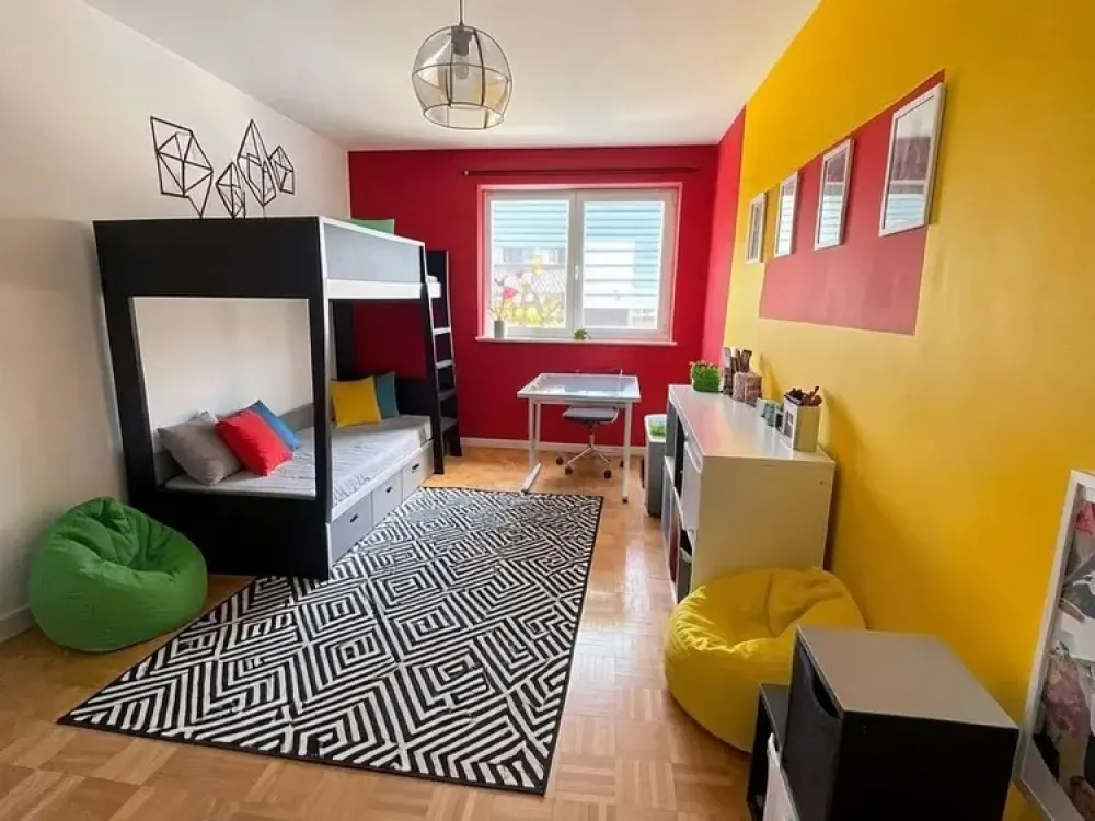 Hürth Modern 3-Room Apartment with Balcony!